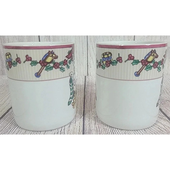 Vintage Fitz and Floyd Santa's List CoffeeTea Mug Cup Set Of 2 White Red 4" 1994 - Picture 4 of 7